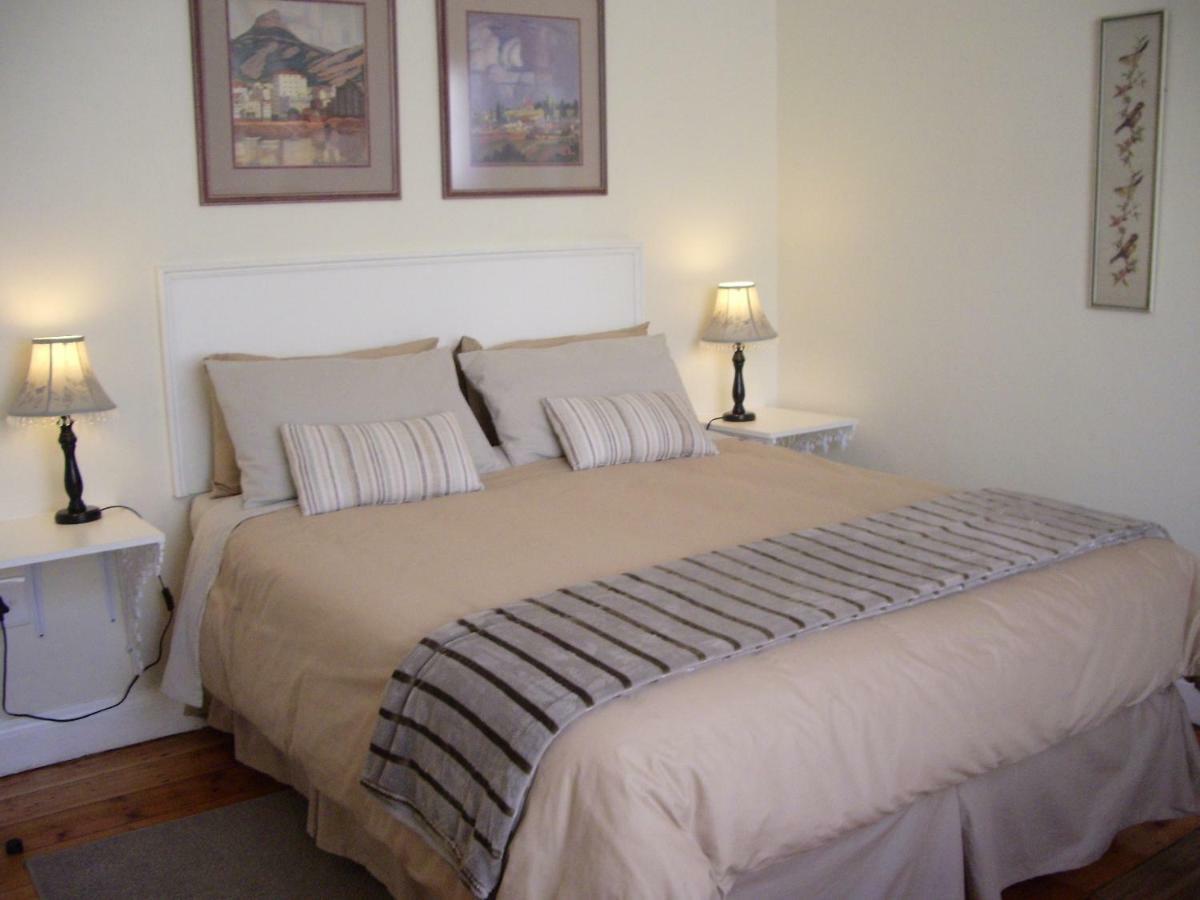 Dee'S Bnb Pretoria-Noord Exteriör bild