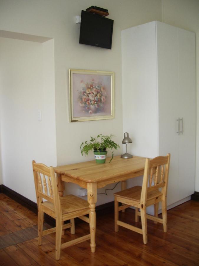 Dee'S Bnb Pretoria-Noord Exteriör bild